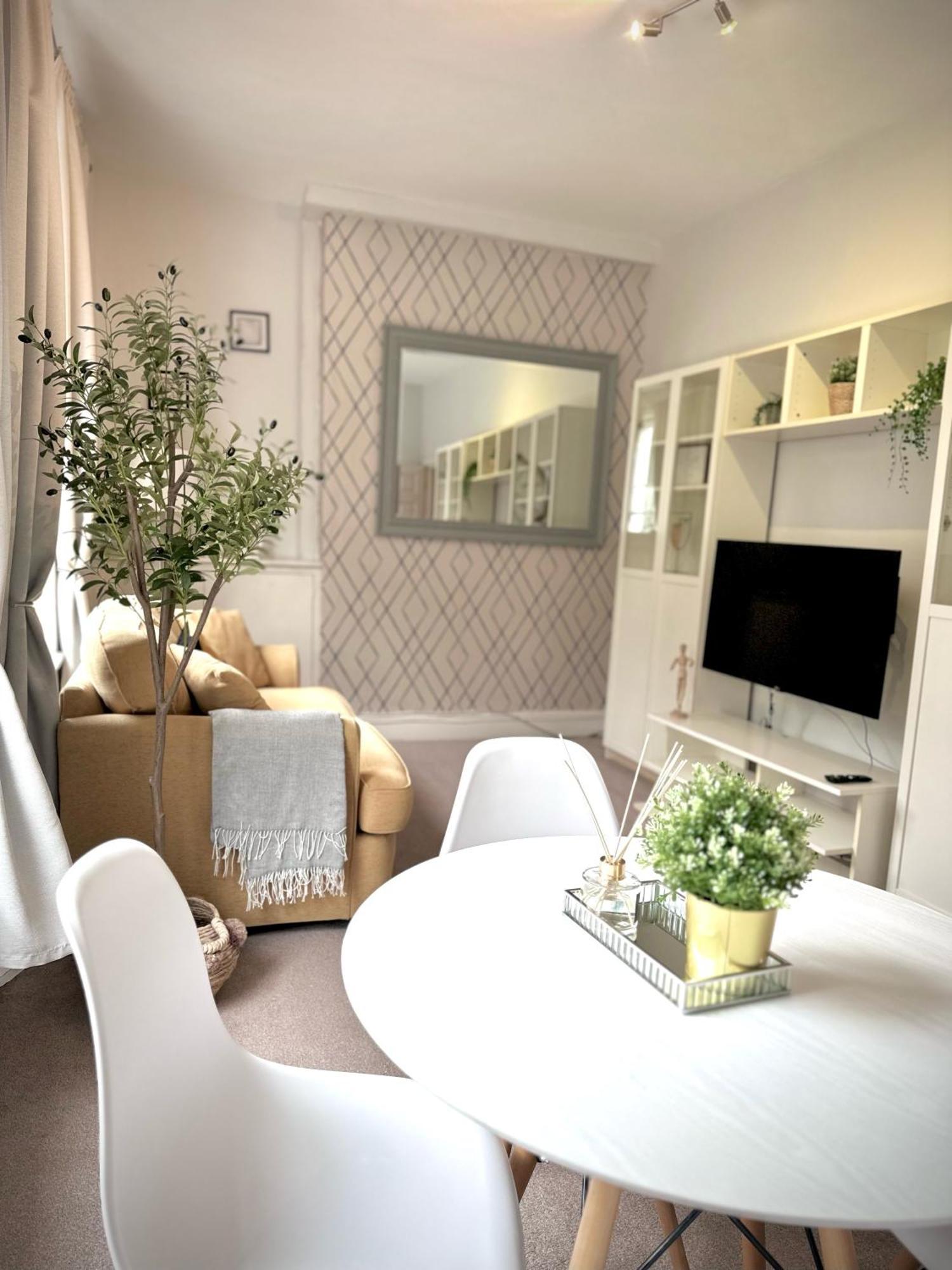 London Oval Apartment Exterior photo